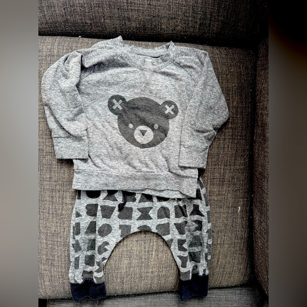 Huxbaby grey shirt and pants with bear and shapes